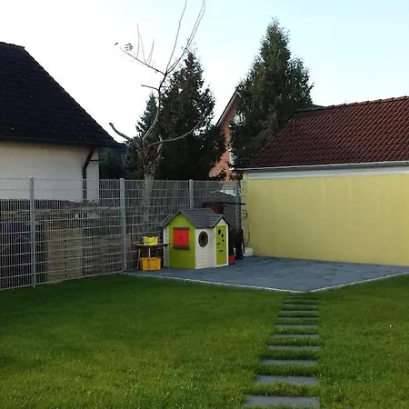 Die Buttenheim Lodge - Familienfreundliche Ferienwohnung Mit Garten Exterior photo